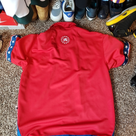 Philadelphia 76ers warm up. - Picture 2 of 6